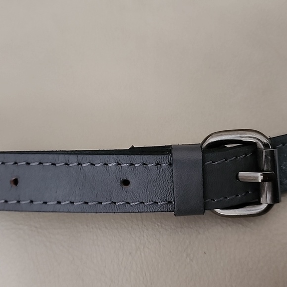 Patricia Nash Gray Floral Embossed Leather Crossbody - Picture 12 of 12